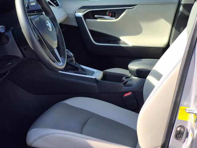 Used 2023 Toyota RAV4 Limited image 15