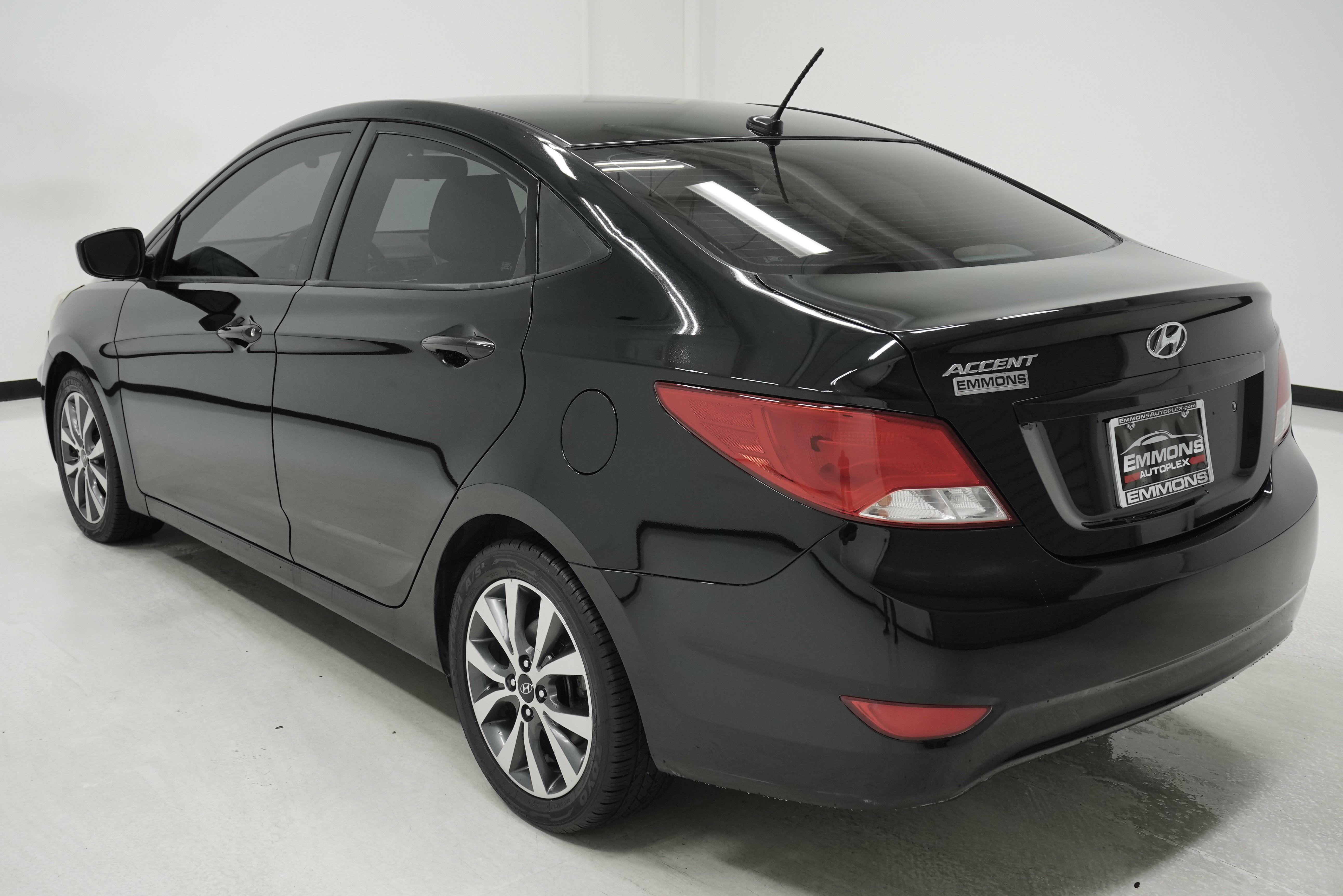 Used 2017 Hyundai Accent Value Edition FWD image 4
