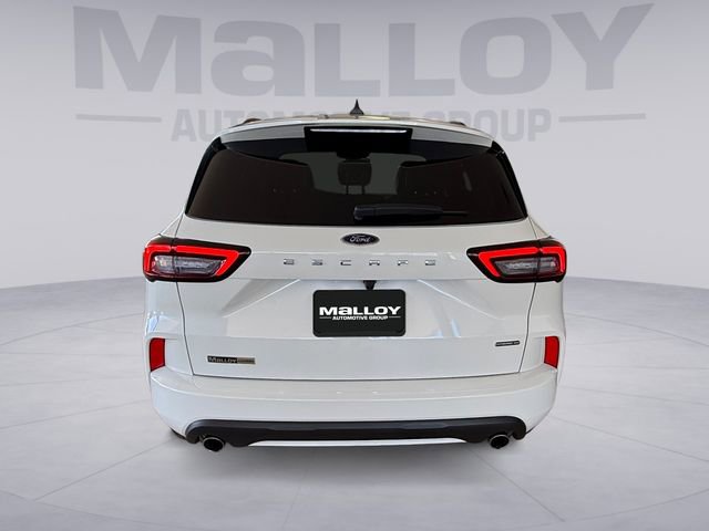 Certified 2024 Ford Escape ST-Line Select AWD/4WD image 4