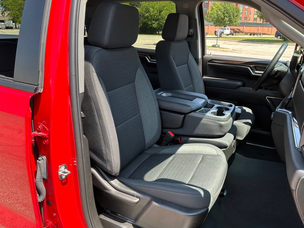 Used 2023 Chevrolet Silverado 1500 LT AWD/4WD image 47