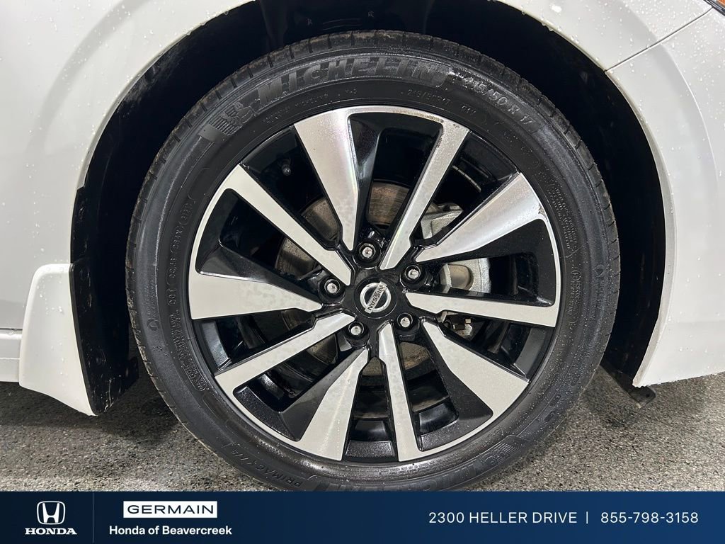 Used 2022 Nissan Sentra SV w/ SV Premium Package image 14