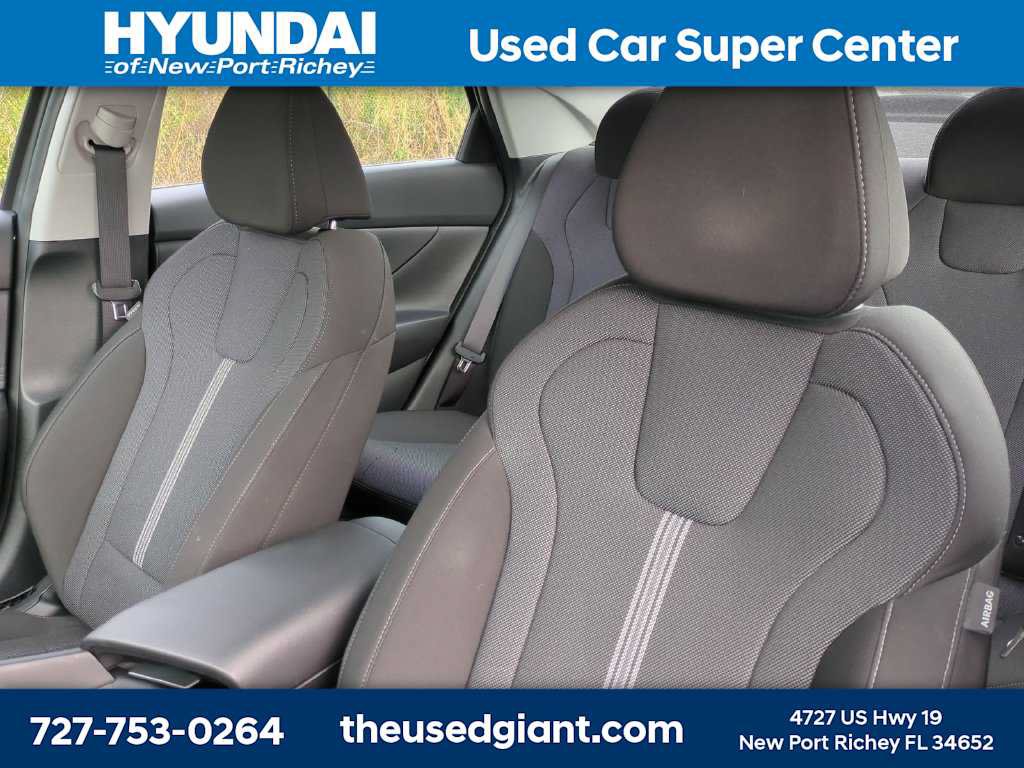 Certified 2023 Hyundai Elantra SE FWD image 7