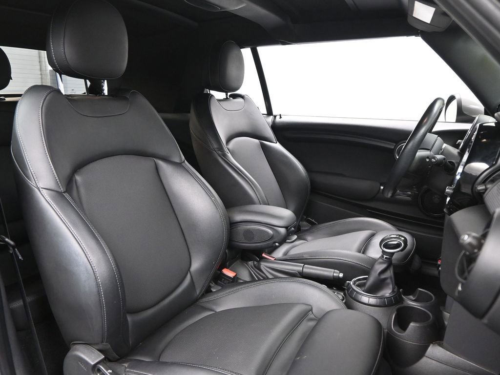 Used 2017 MINI Cooper Convertible image 9