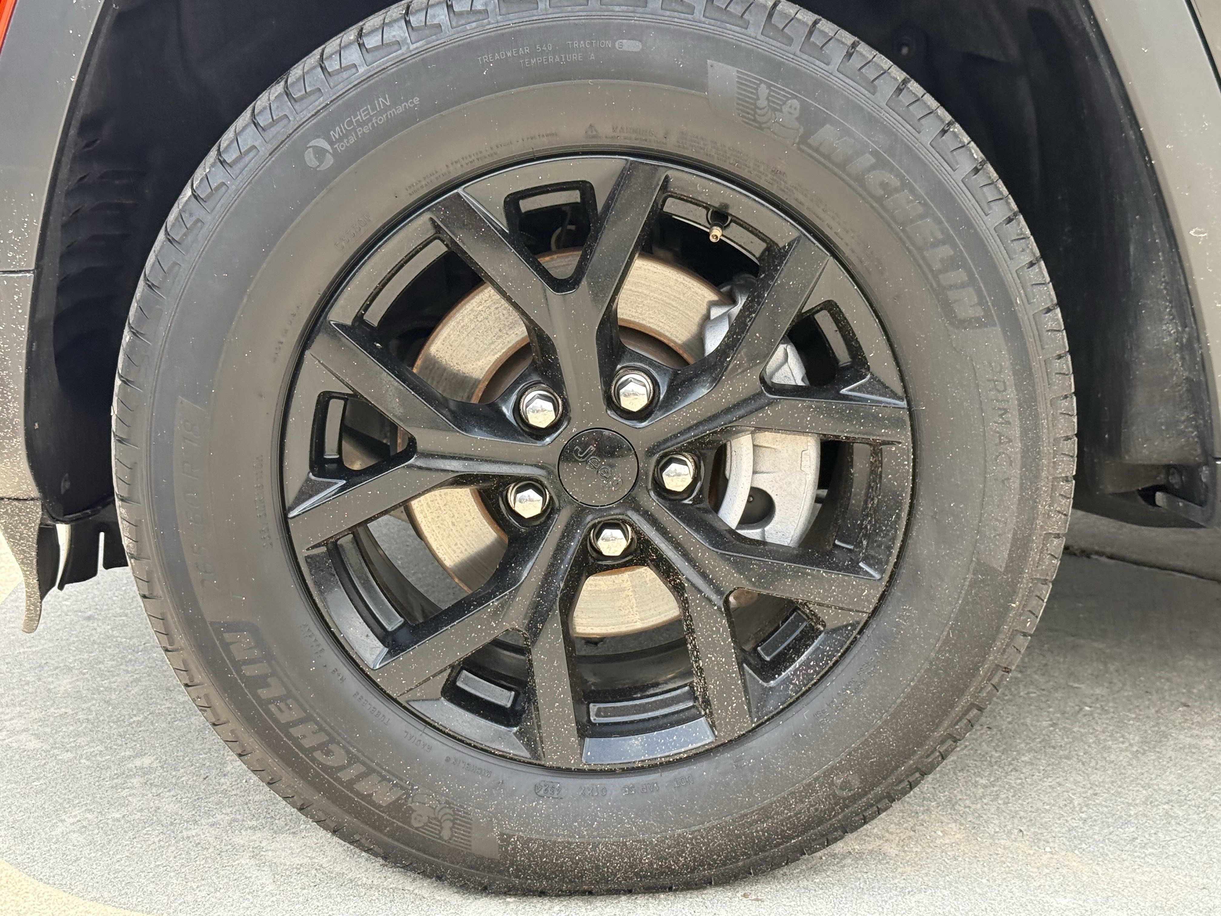 Used 2025 Jeep Grand Cherokee Altitude AWD/4WD image 12