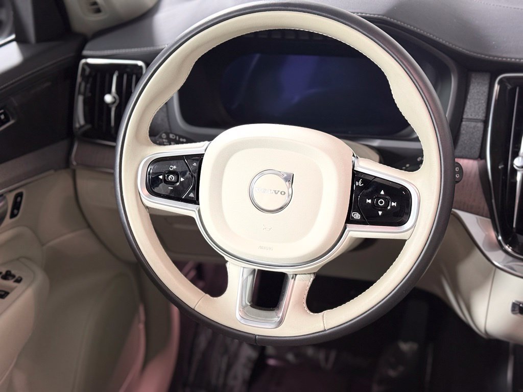 Used 2026 Volvo XC90 B6 Ultra w/ Protection Package AWD/4WD image 11