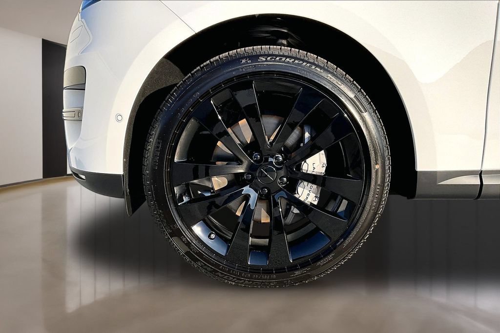 New 2026 Land Rover Range Rover Sport SE AWD/4WD image 13