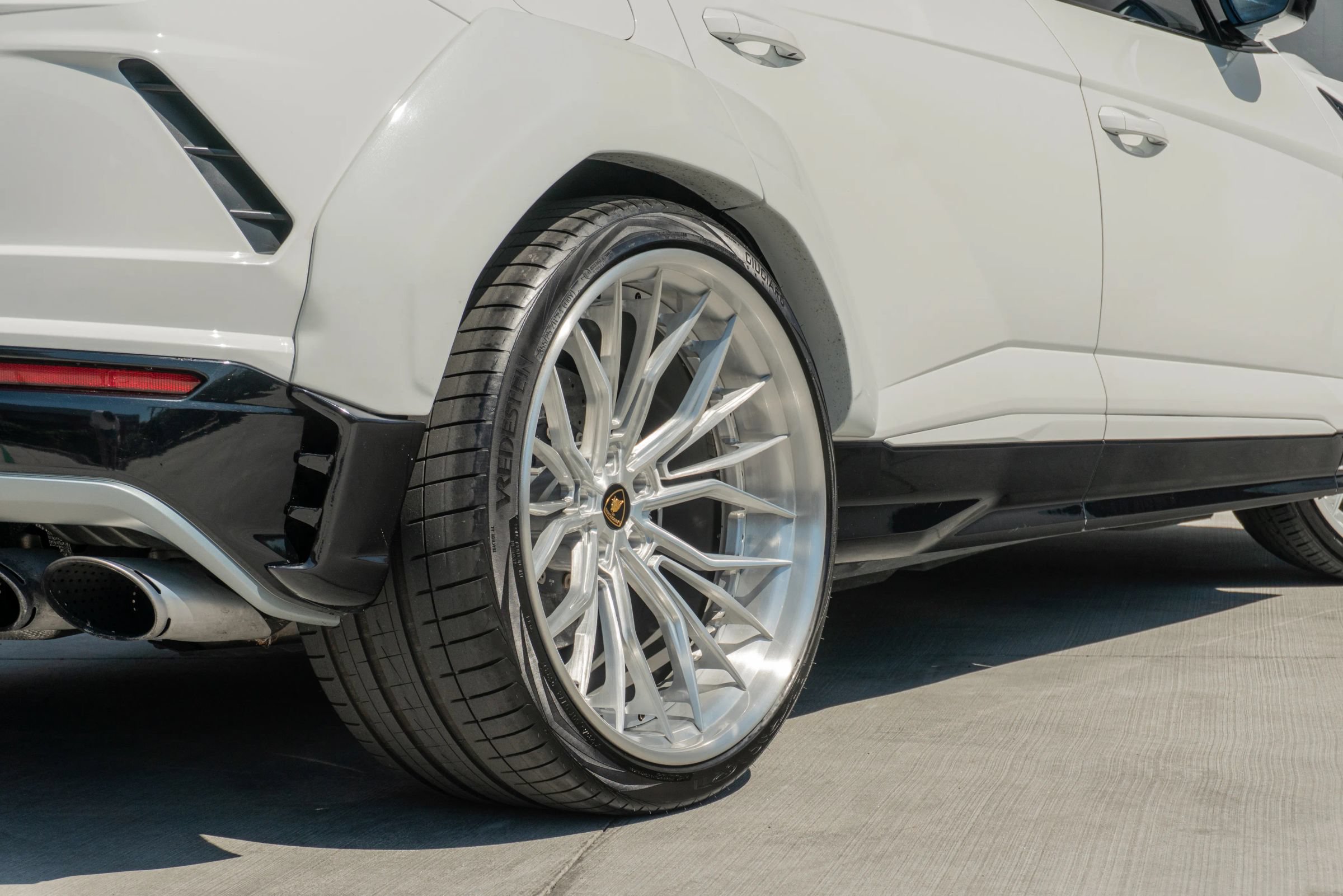 Used 2019 Lamborghini Urus AWD/4WD image 39