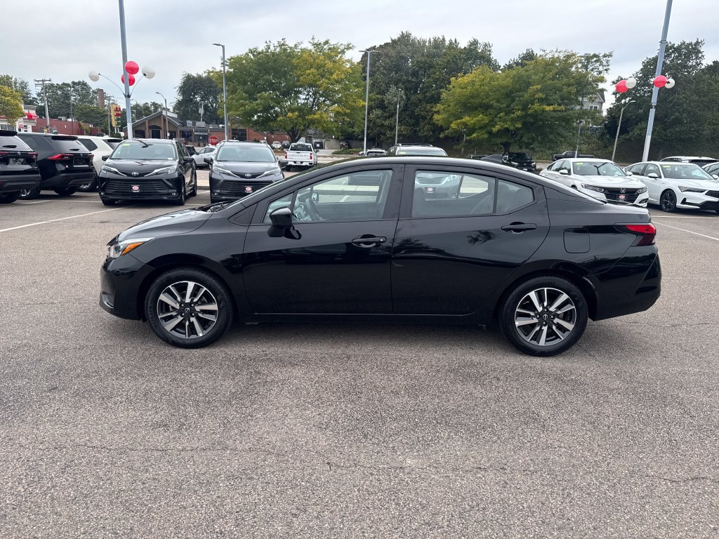 Used 2025 Nissan Versa SV FWD image 4