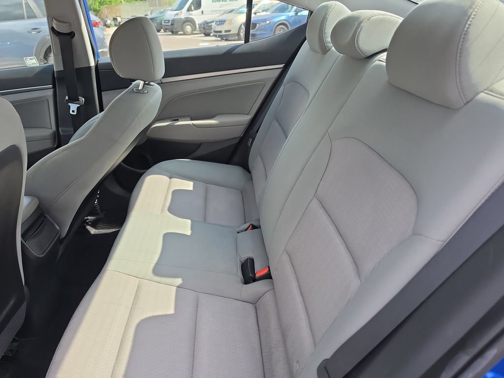 Used 2017 Hyundai Elantra SE FWD image 11