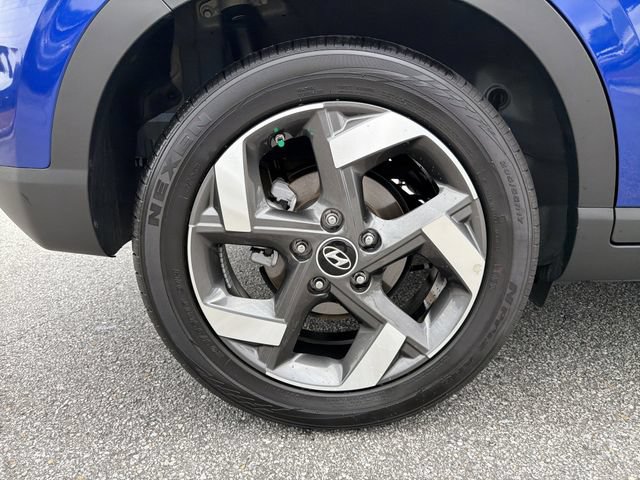 Certified 2025 Hyundai Venue SEL FWD image 17