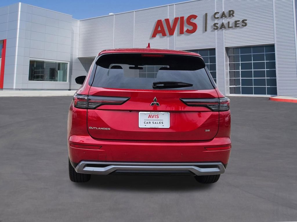 Used 2025 Mitsubishi Outlander SE FWD image 5