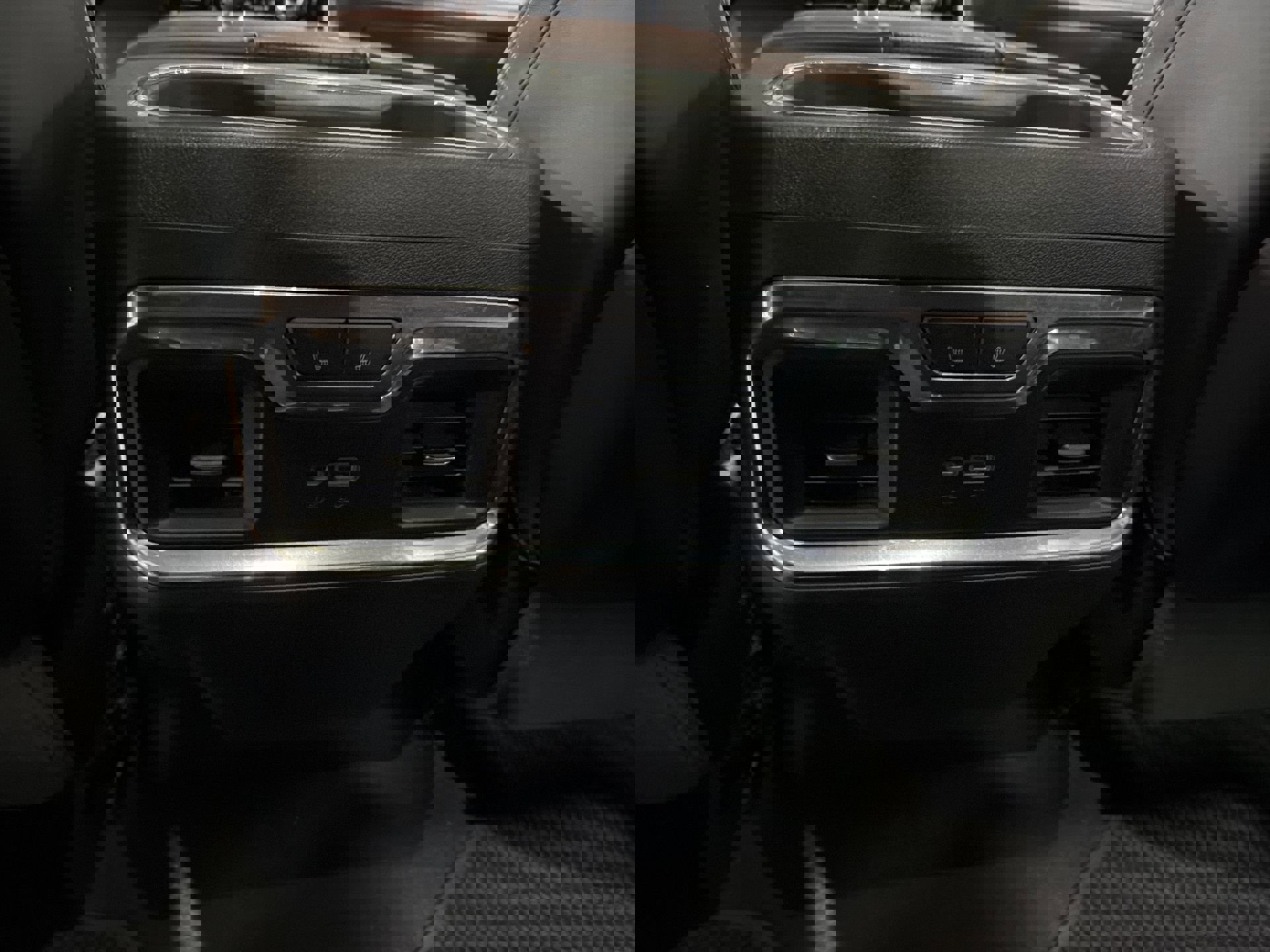 Used 2024 GMC Sierra 2500 Denali Ultimate image 28