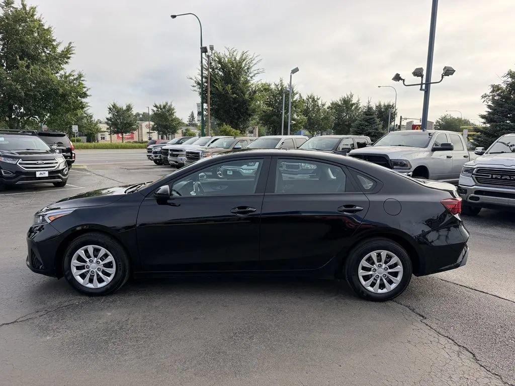 Used 2024 Kia Forte LX FWD image 7