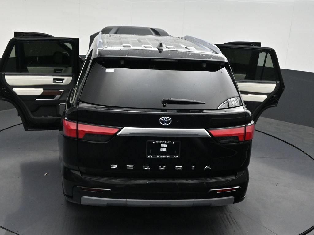 Used 2024 Toyota Sequoia Capstone AWD/4WD image 41
