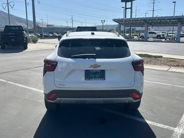 Certified 2026 Chevrolet Trax LT FWD image 5