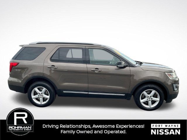 Used 2016 Ford Explorer XLT w/ Equipment Group 201A AWD/4WD image 33