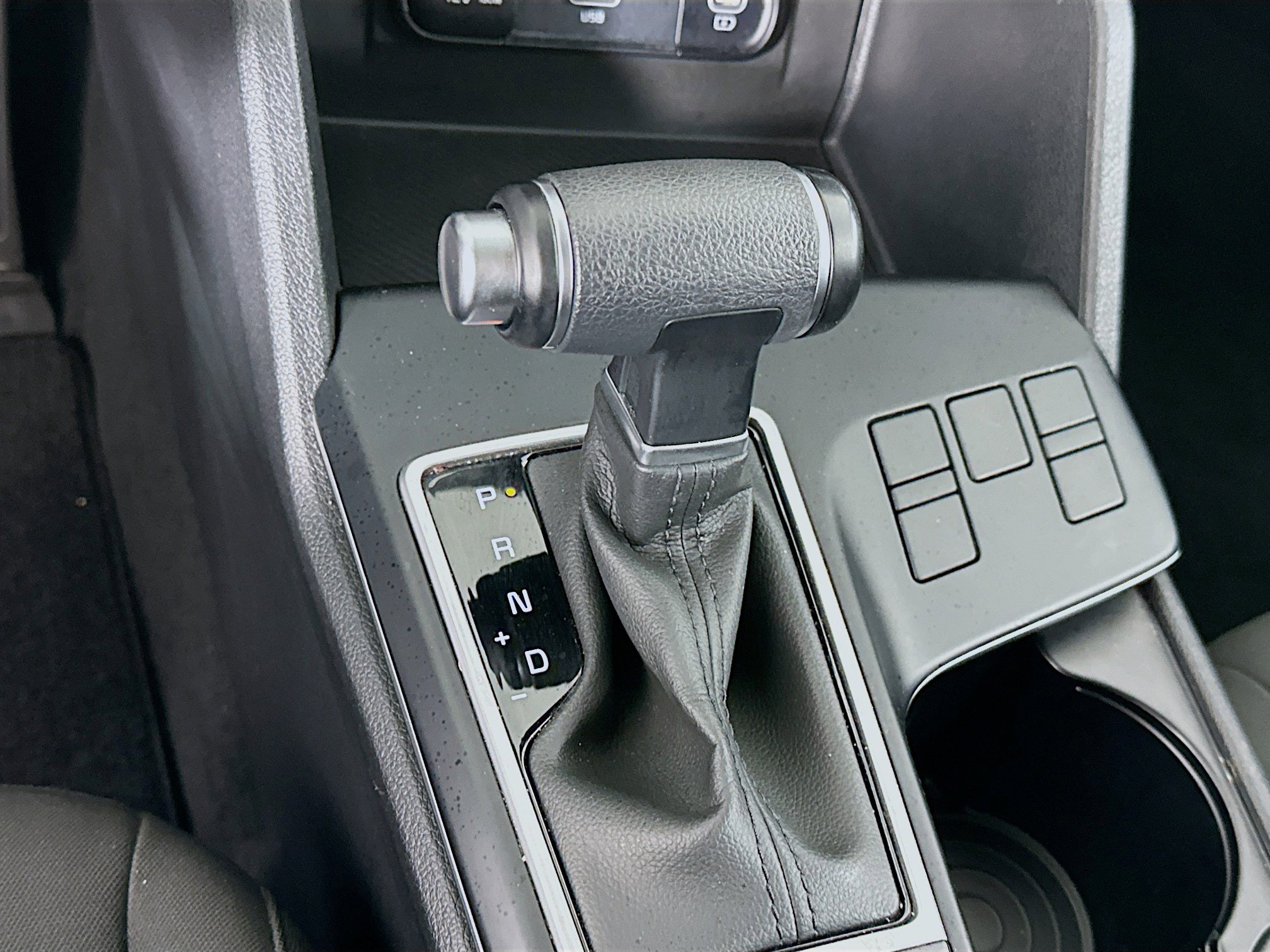 Used 2025 Kia Sportage LX image 24