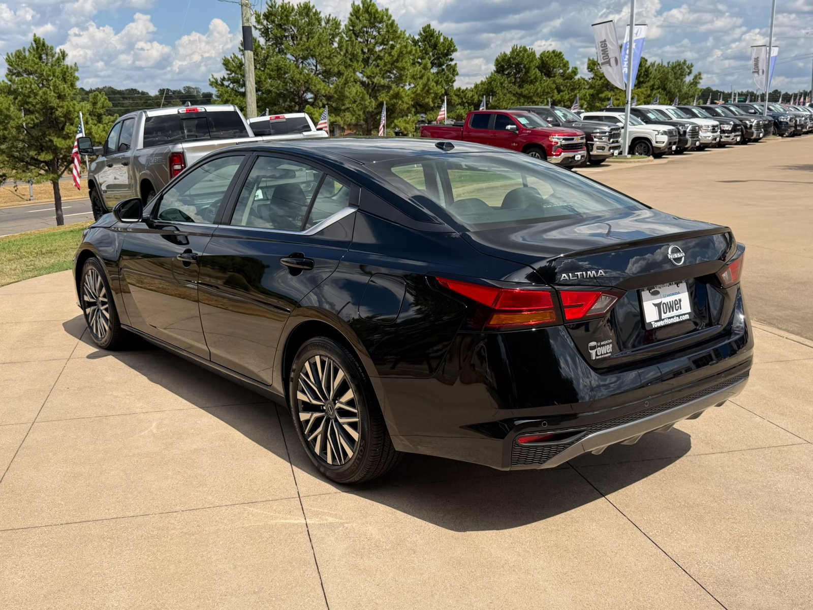 Used 2026 Nissan Altima 2.5 SV FWD image 4
