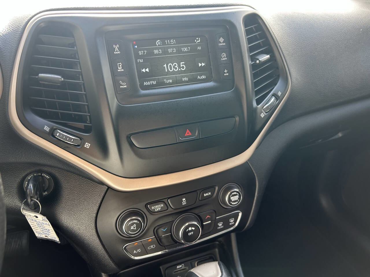 Used 2016 Jeep Cherokee Latitude image 31