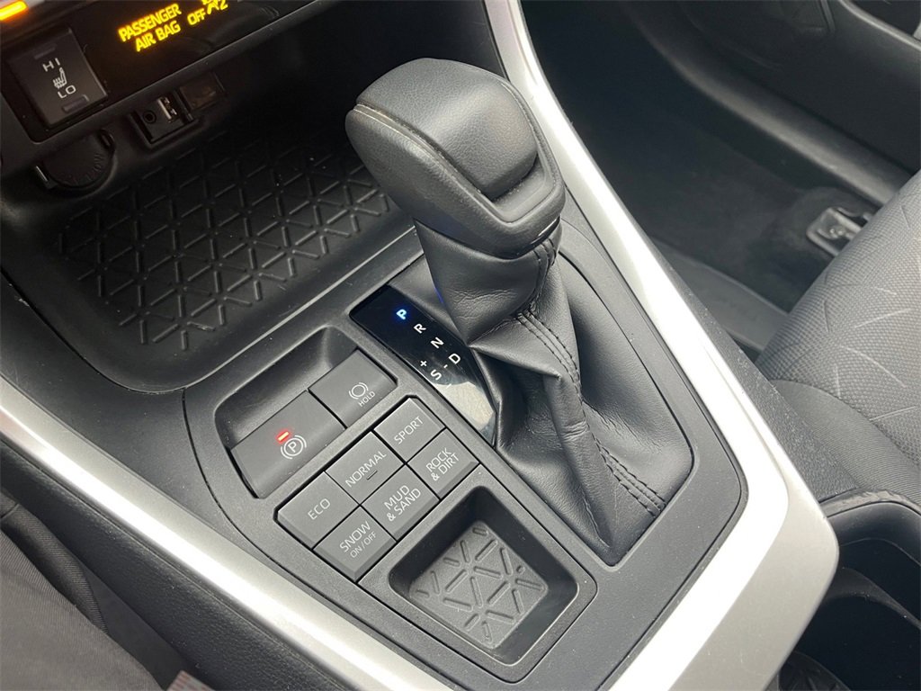 Used 2019 Toyota RAV4 XLE image 21