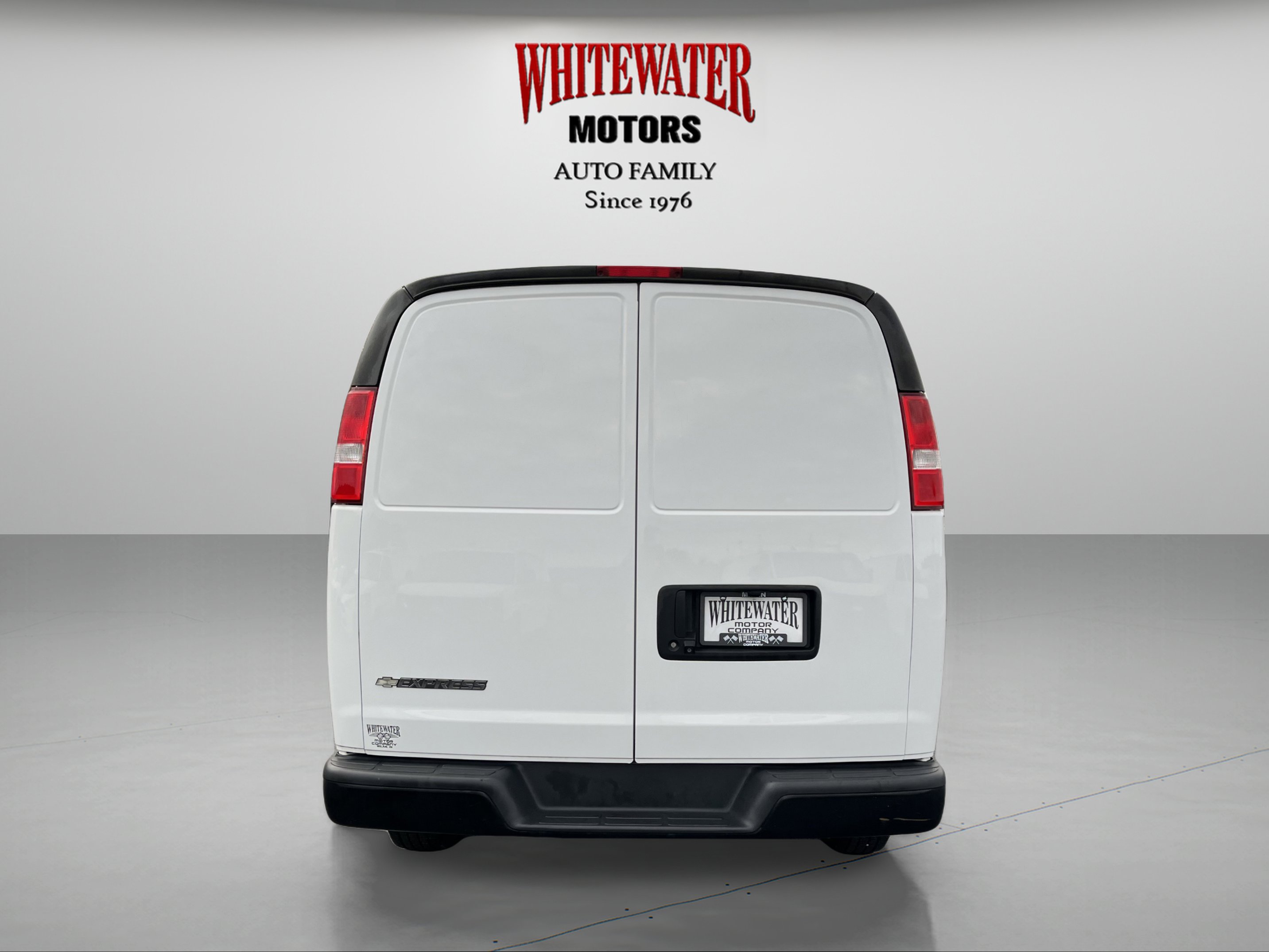 Used 2019 Chevrolet Express 2500 w/ Driver Convenience Package image 4