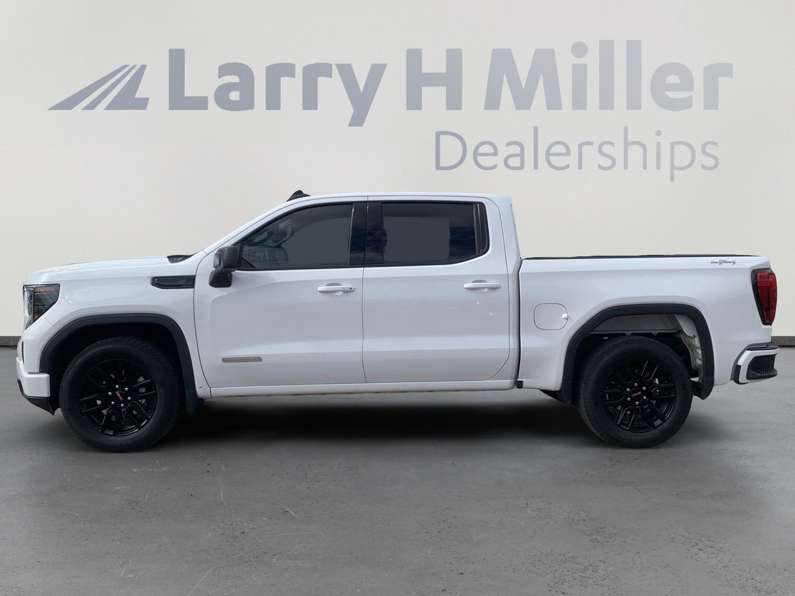 Used 2023 GMC Sierra 1500 Elevation image 3