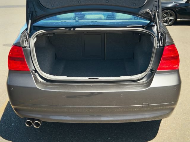 Used 2006 BMW 325i Sedan RWD image 56