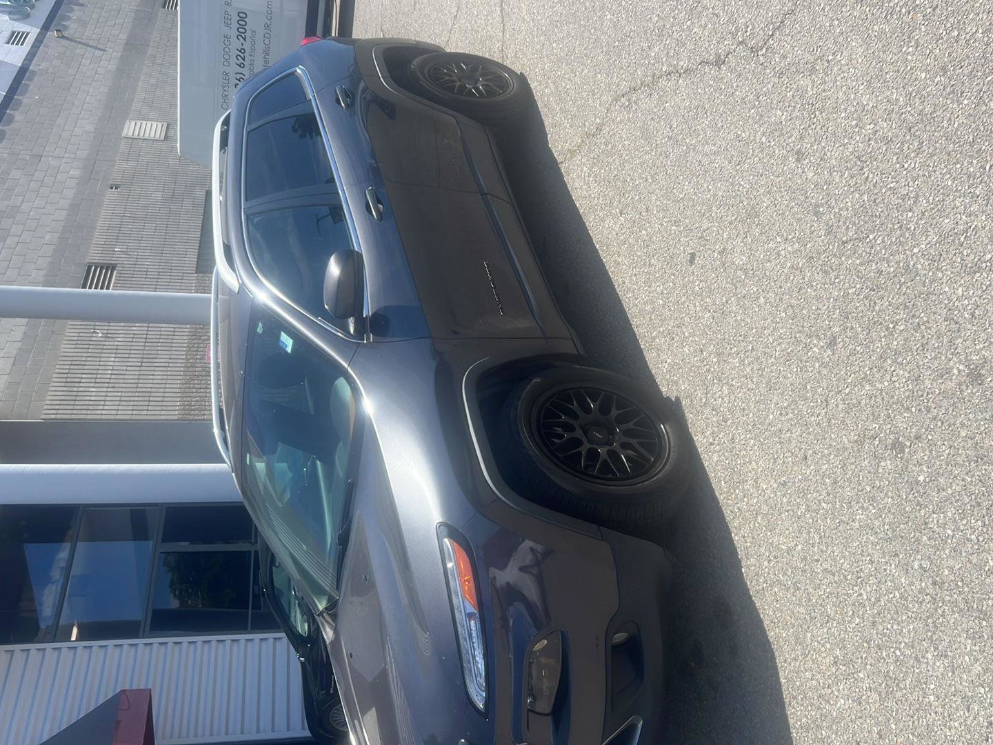 Used 2016 Jeep Cherokee Limited image 1