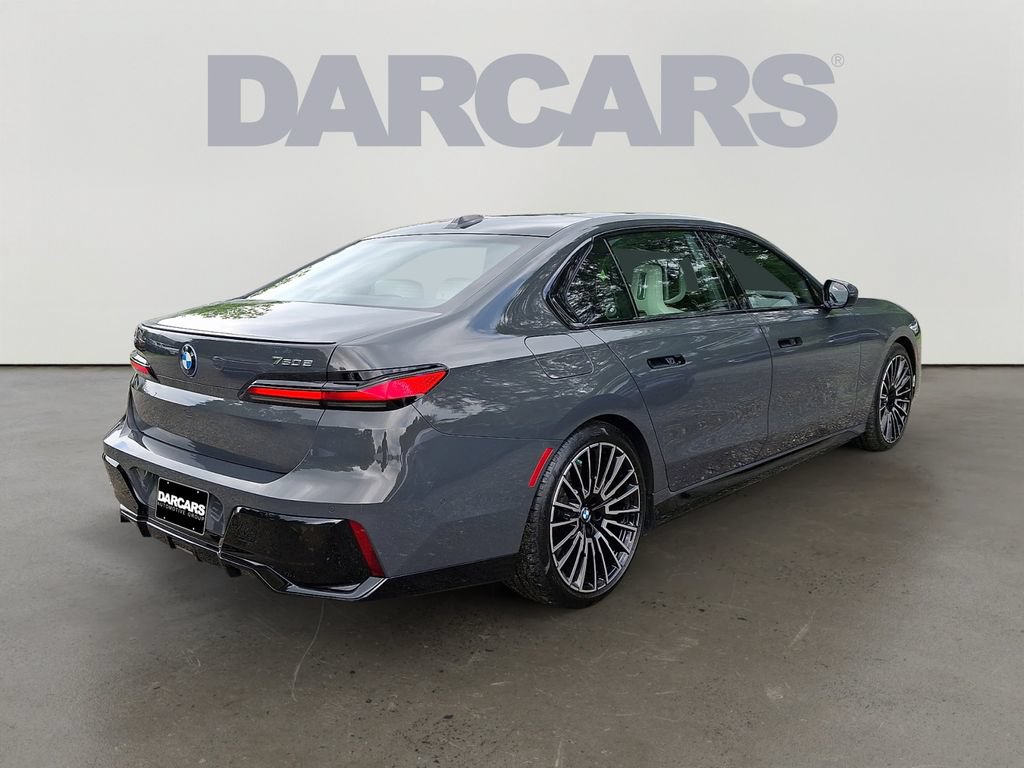 Used 2025 BMW 750e xDrive w/ Executive Package AWD/4WD image 7