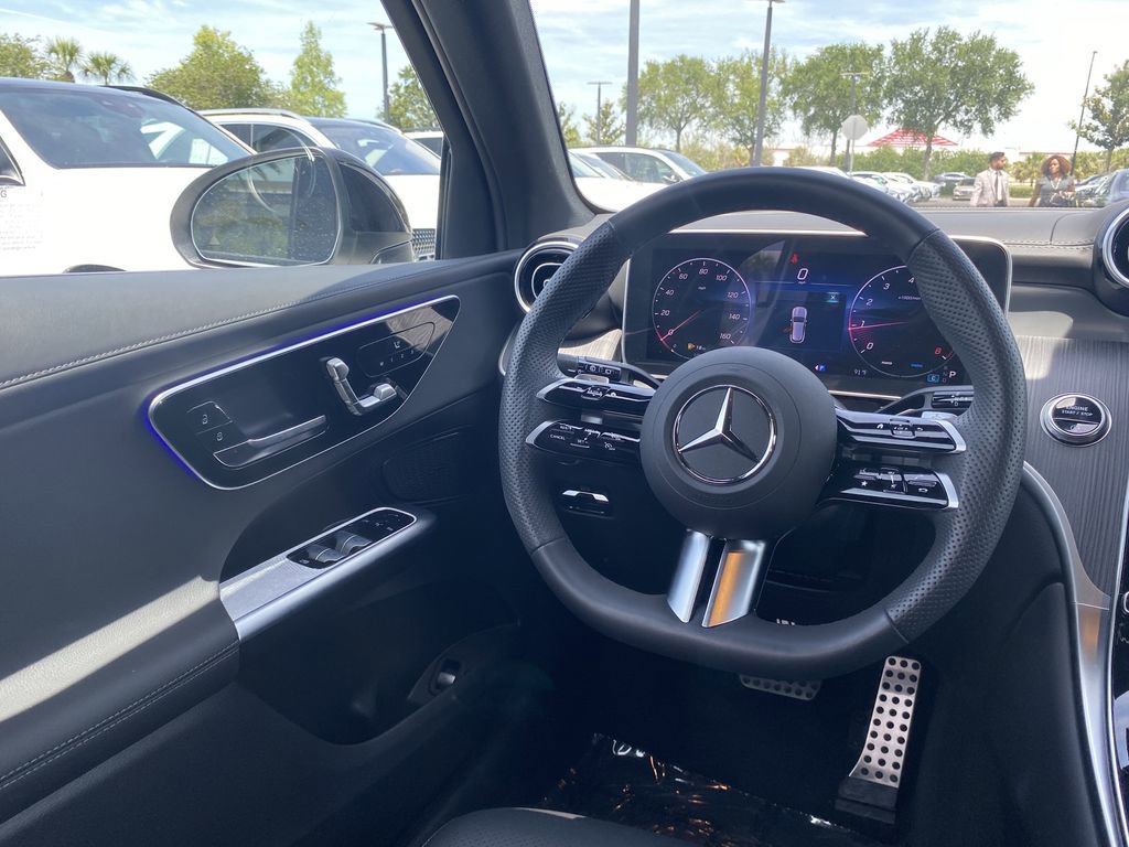 Certified 2025 Mercedes-Benz GLC 300 4MATIC image 3