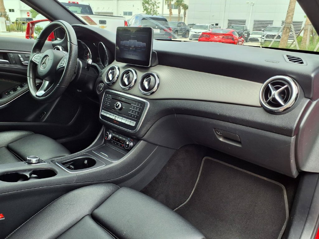 Used 2020 Mercedes-Benz GLA 250 4MATIC image 11