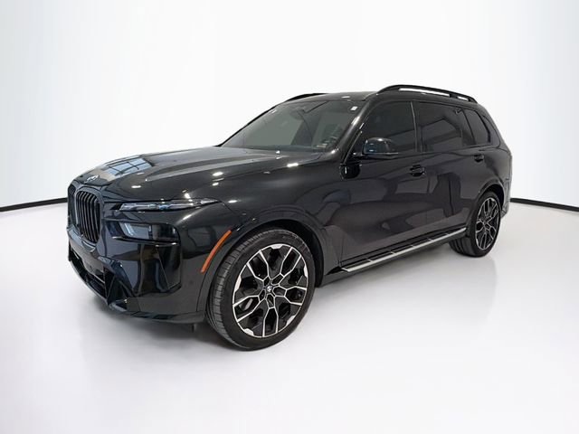 Used 2025 BMW X7 xDrive40i w/ Executive Package image 3