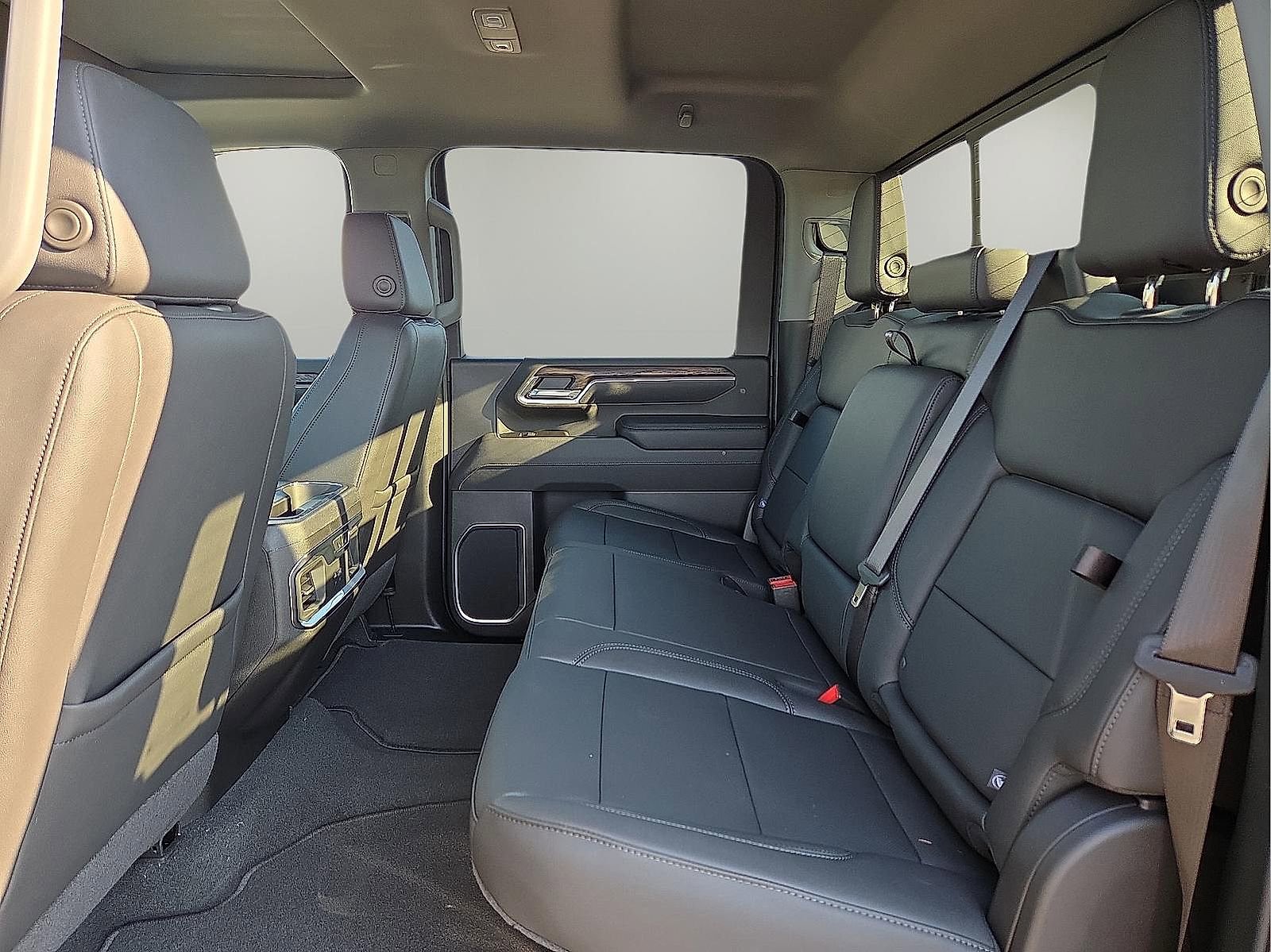 Used 2025 GMC Sierra 2500 SLT w/ SLT Convenience Package image 10