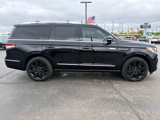 Used 2024 Lincoln Navigator Reserve AWD/4WD image 6