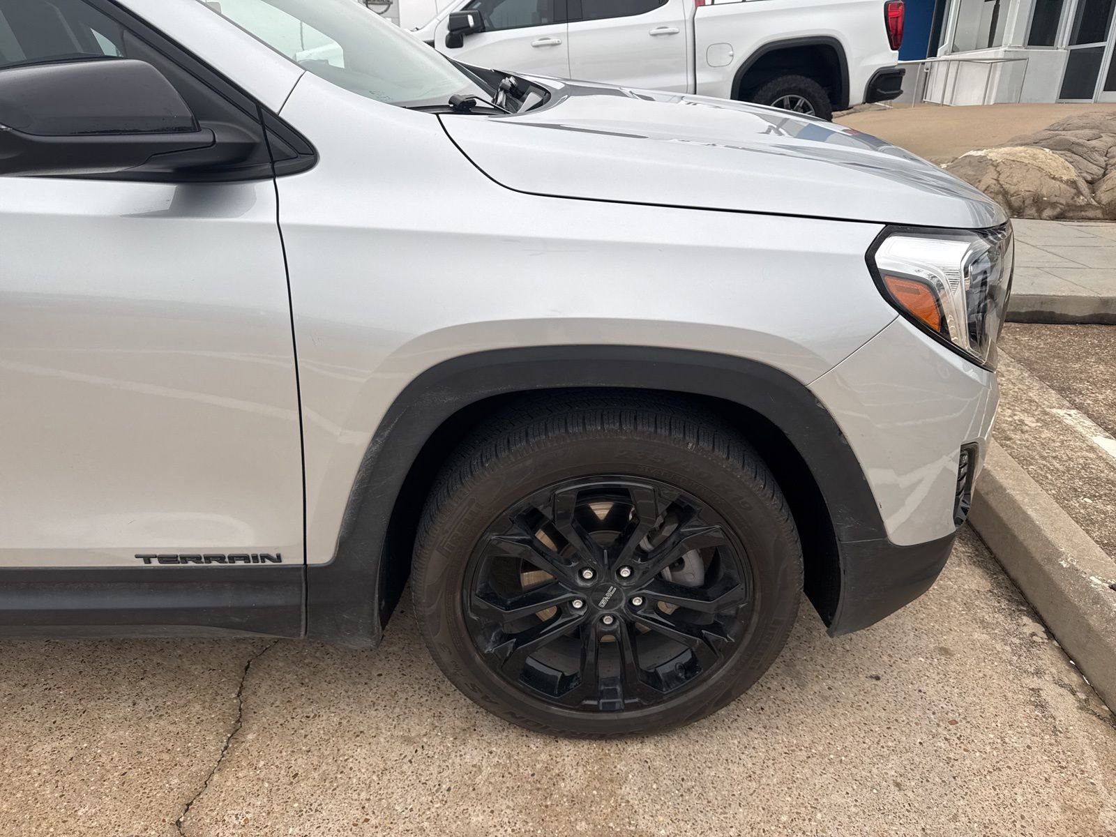 Used 2020 GMC Terrain SLT w/ Preferred Package image 4