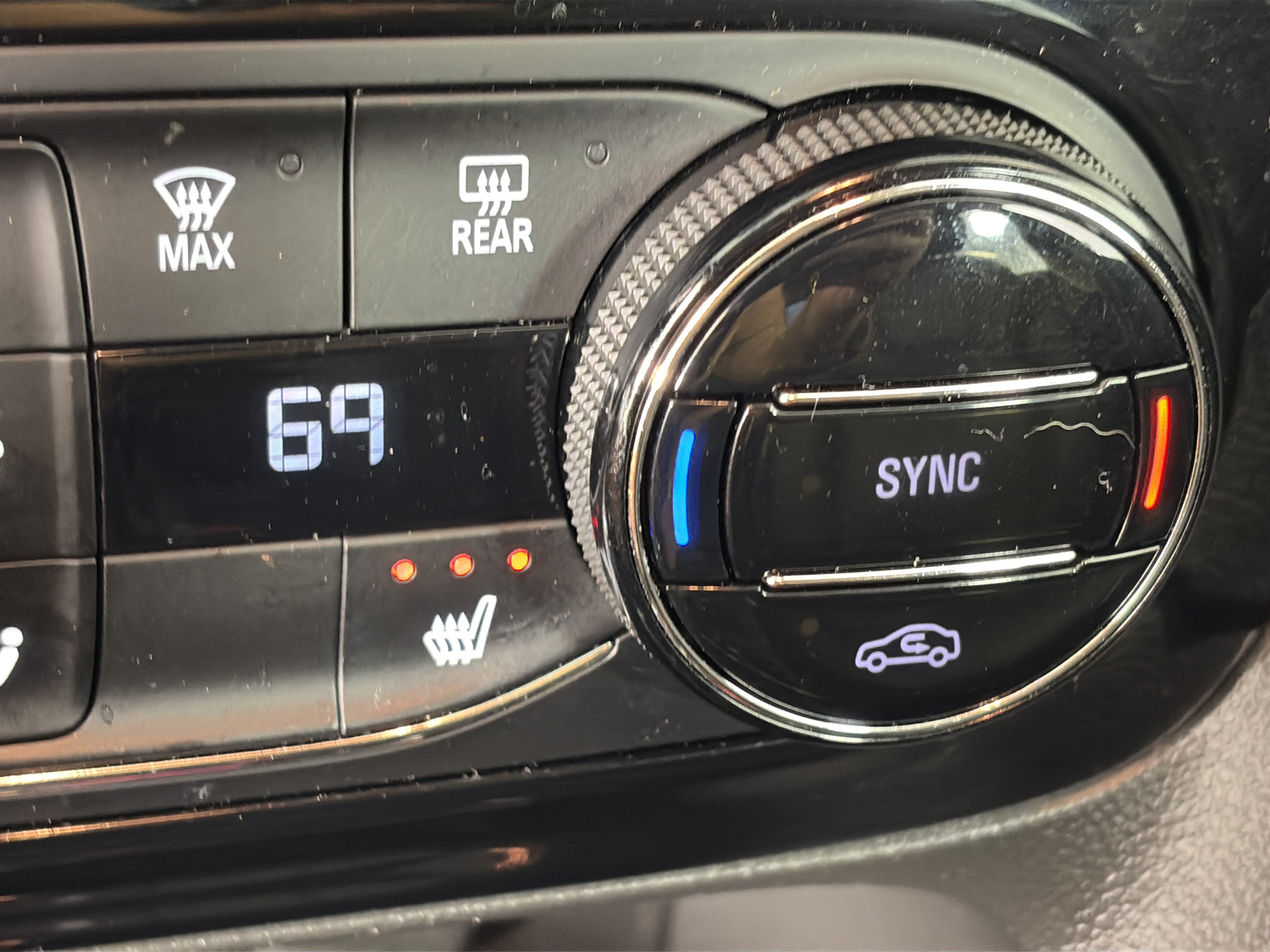 Used 2020 Buick Encore GX Essence FWD image 23