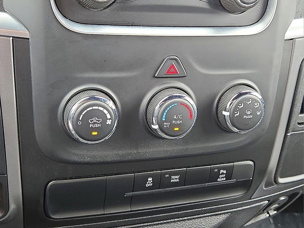 Used 2024 RAM 1500 Classic Warlock RWD image 27