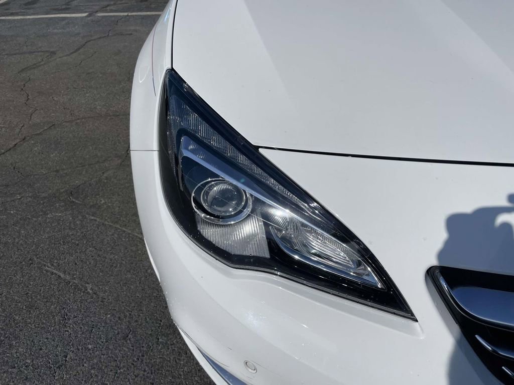 Used 2019 Buick Cascada Premium image 16
