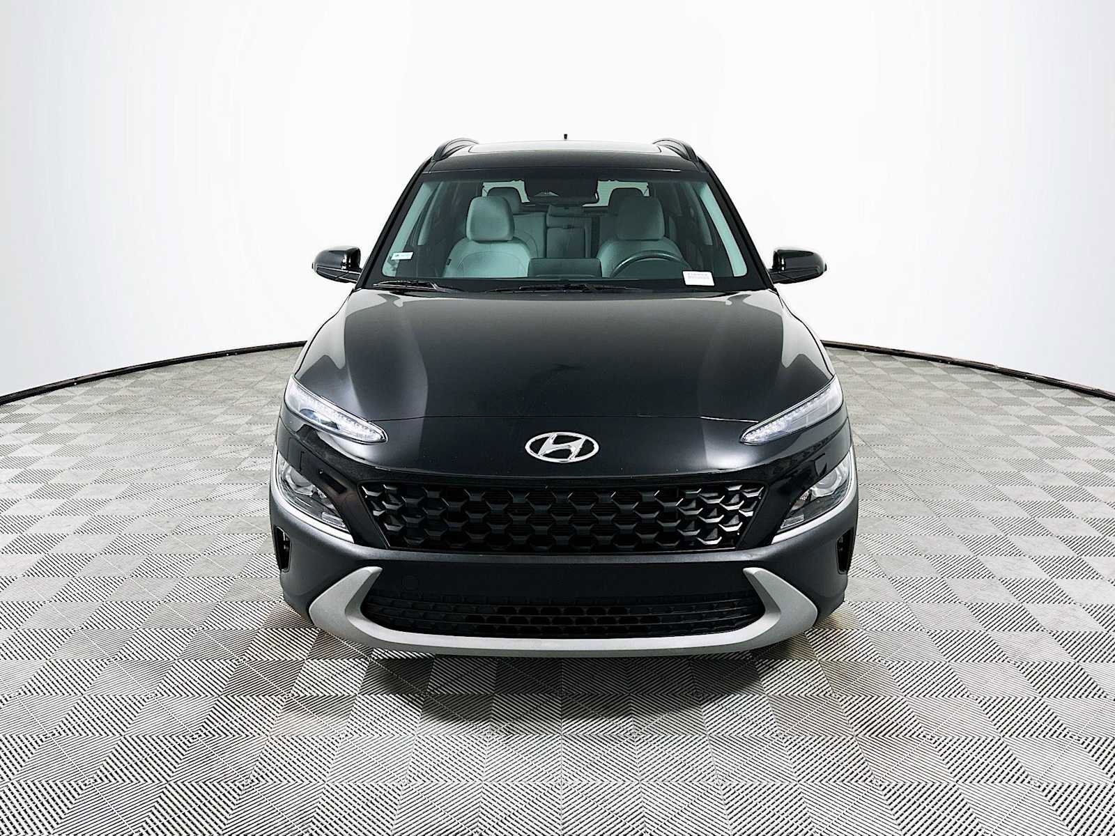 Used 2022 Hyundai Kona SEL w/ Convenience Package image 2