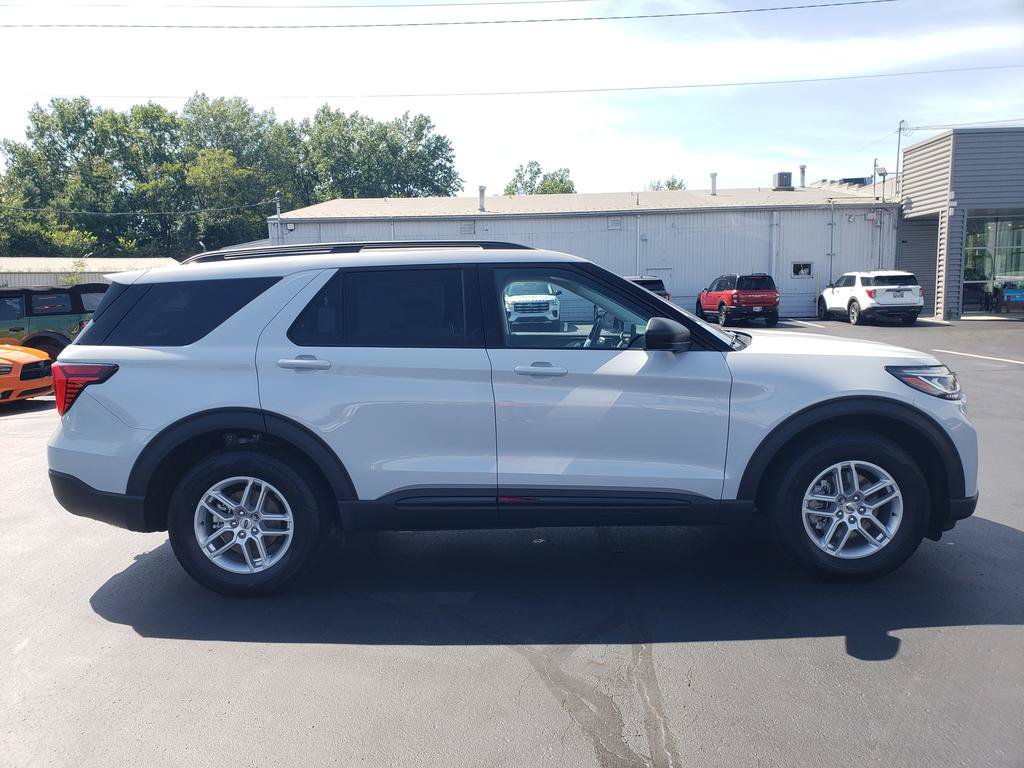 New 2026 Ford Explorer Active AWD/4WD image 3