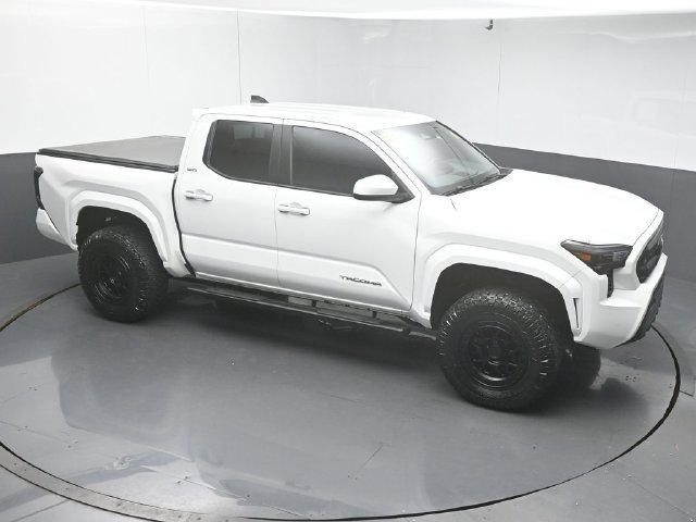 Used 2024 Toyota Tacoma SR5 w/ SR5 Upgrade Package RWD image 43