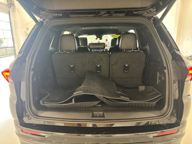 Used 2026 Buick Enclave Sport Touring w/ Power Package AWD/4WD image 29
