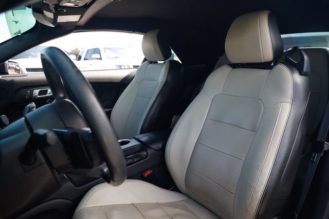 Used 2018 Ford Mustang Premium RWD image 9