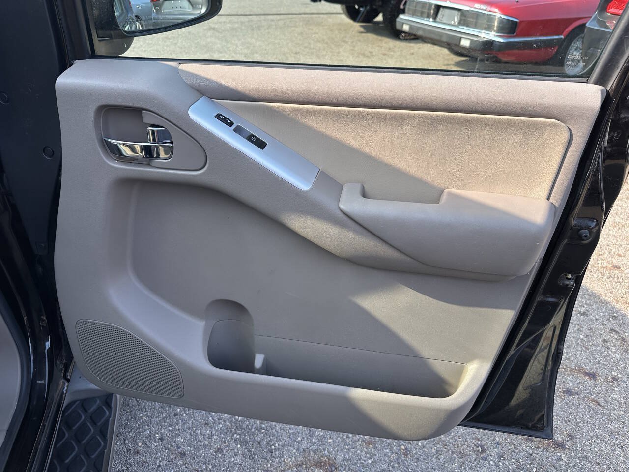 Used 2011 Nissan Pathfinder Silver AWD/4WD image 23