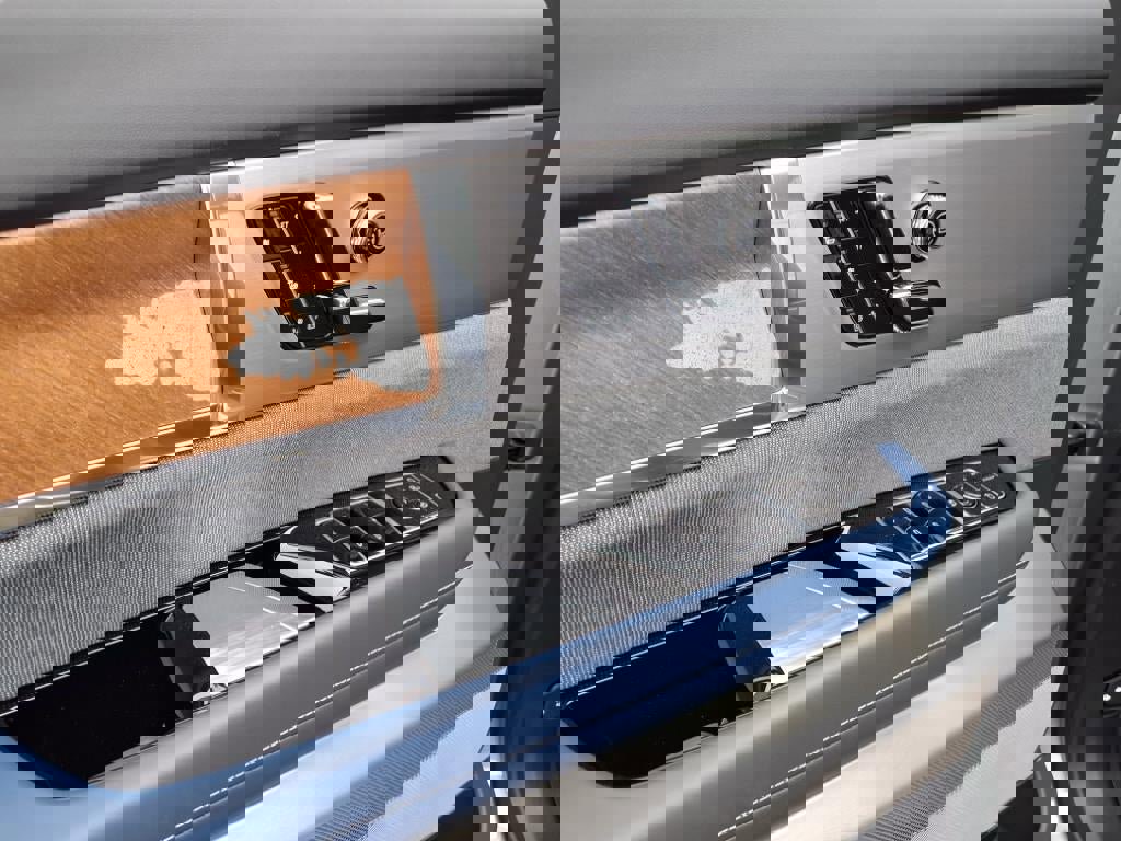 New 2026 Cadillac Vistiq Premium Luxury w/ LPO, Floor Liner Package image 16