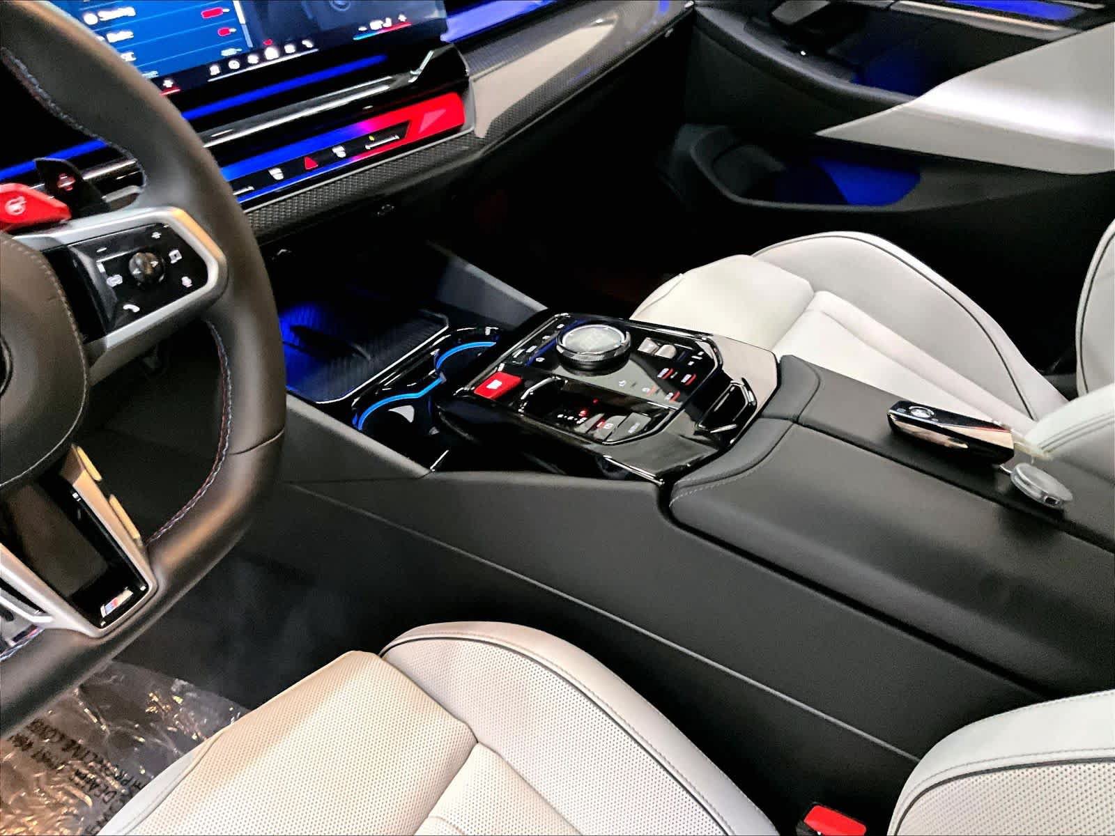 Used 2025 BMW M5 w/ Carbon Package AWD/4WD image 20