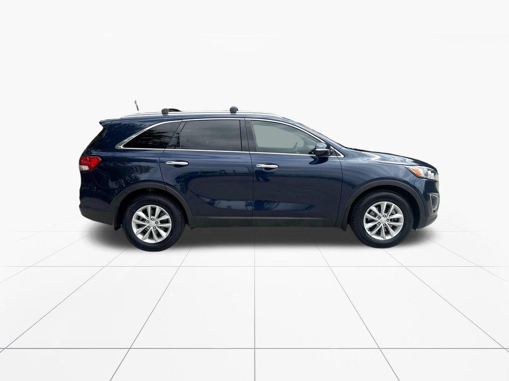 Used 2017 Kia Sorento FWD image 9