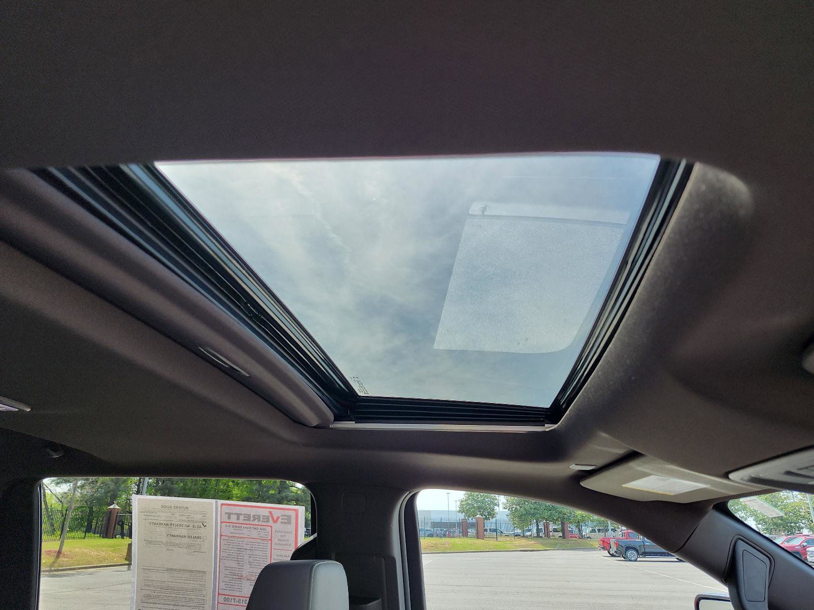 Used 2024 GMC Sierra 3500 SLT w/ SLT Convenience Package image 12