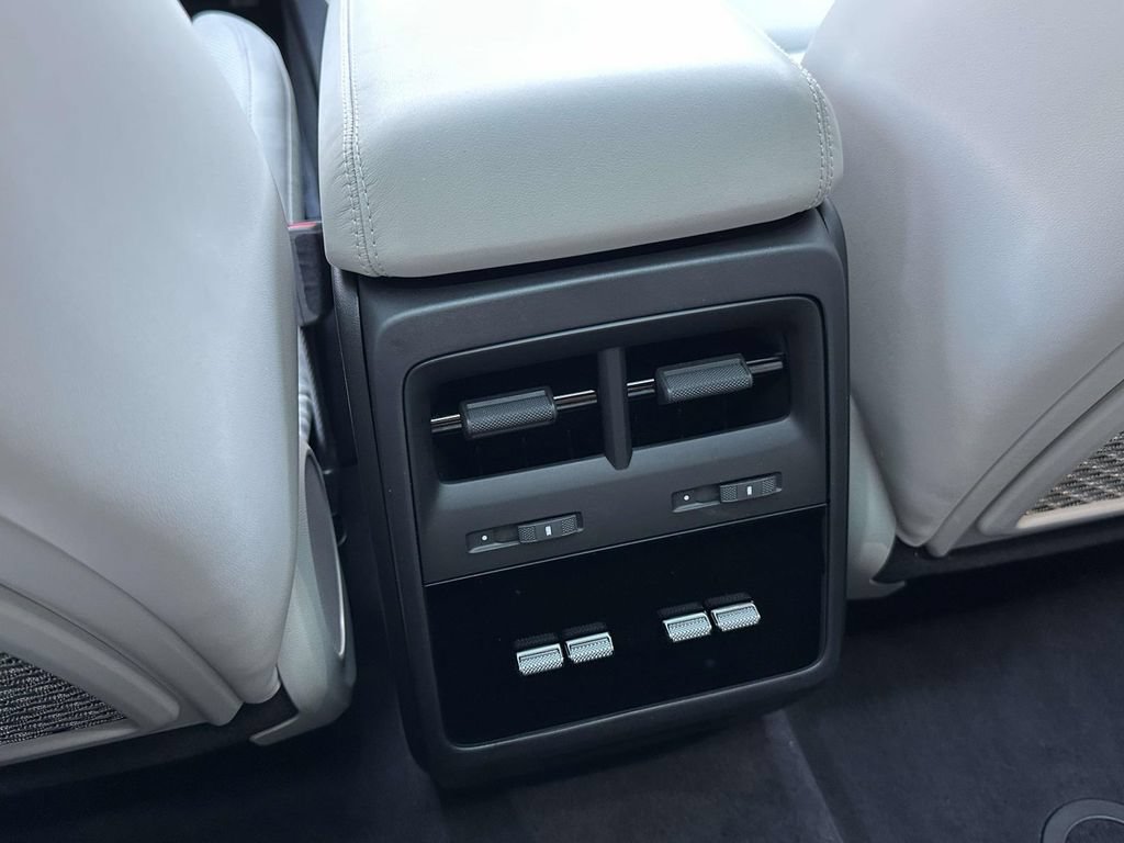 New 2026 Porsche Macan 4 Electric AWD/4WD image 15