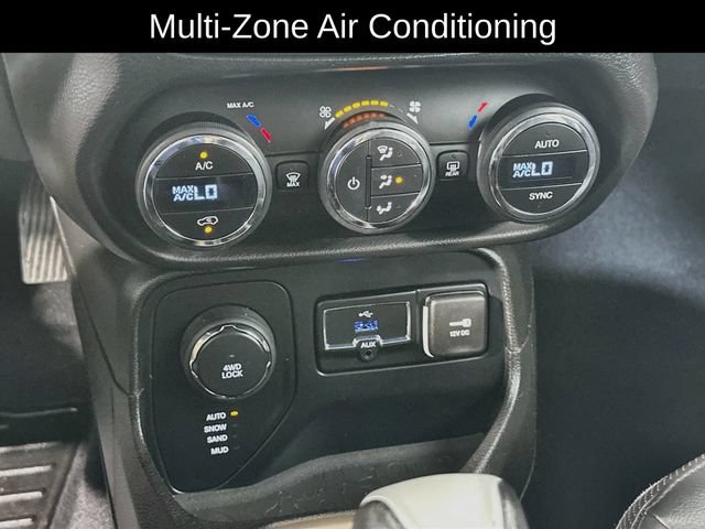 Used 2015 Jeep Renegade Limited w/ Safety & Security Group I AWD/4WD image 28